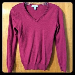 Magenta pull-over Sweater